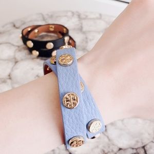 DOUBLE-WRAP LOGO STUD BRACELET
